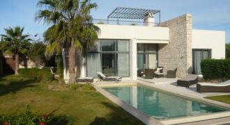 Villa avec piscine sur le golf