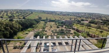 Villa en campagne en situation dominante