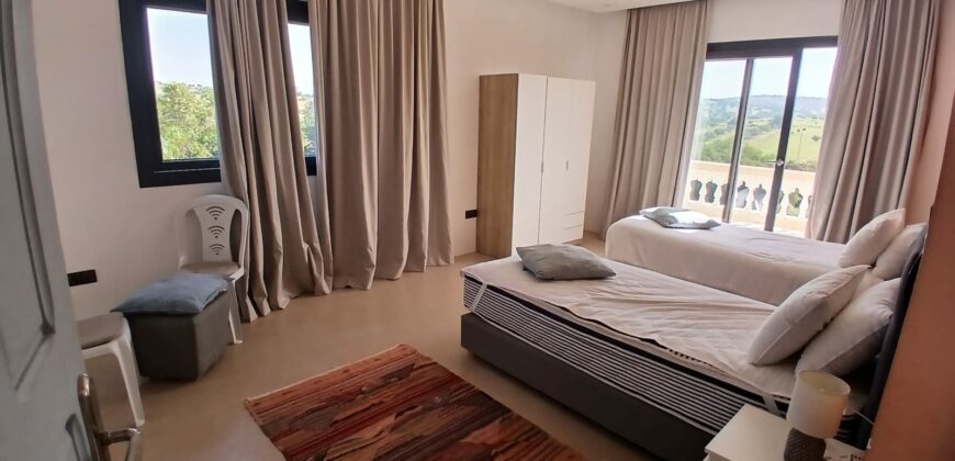 Villa en campagne en situation dominante