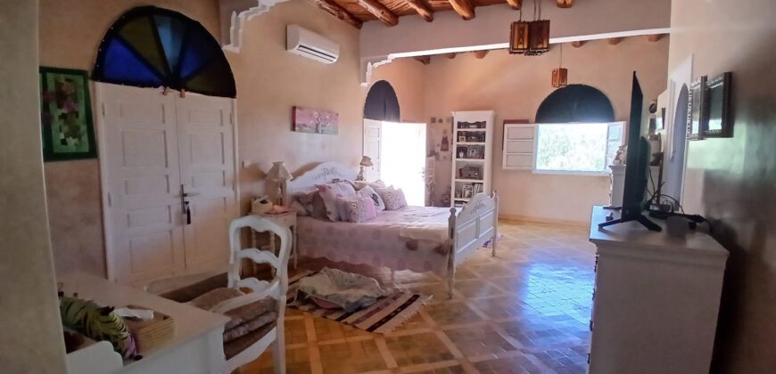 Magnifique villa en secteur urbain