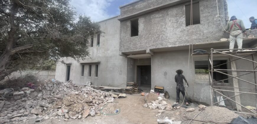 Grande villa neuve en secteur urbain