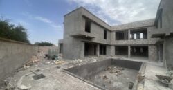 Grande villa neuve en secteur urbain