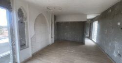 Grande villa neuve en secteur urbain
