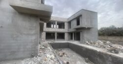Grande villa neuve en secteur urbain
